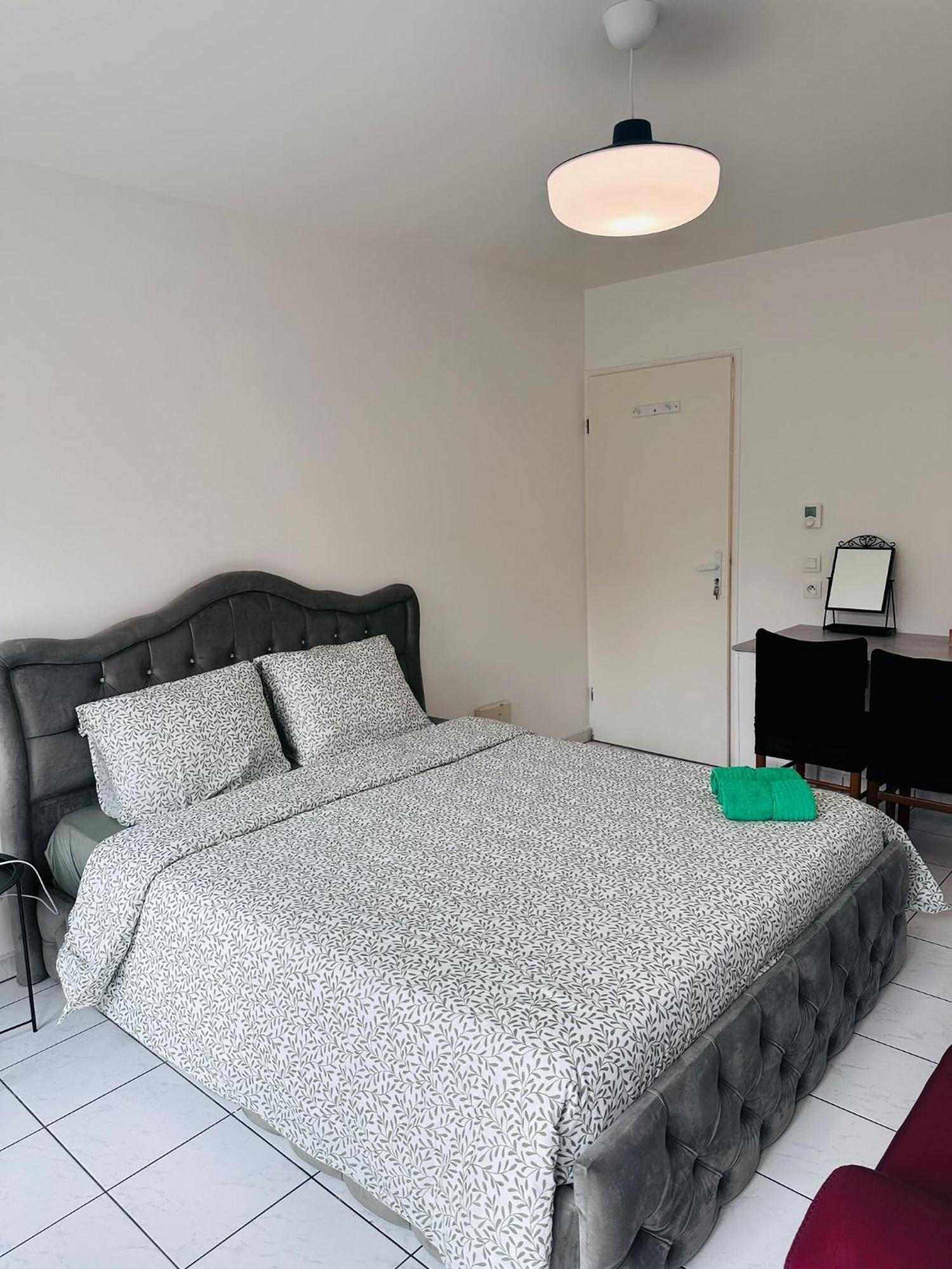 Appartement Sri-Indo Bobigny Paris Extérieur photo